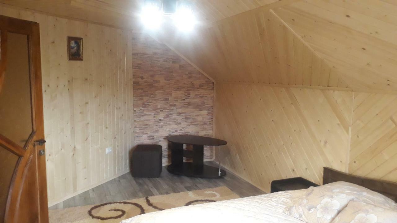 Bee House Поляниця Апартаменти Bukovel Exteriör bild